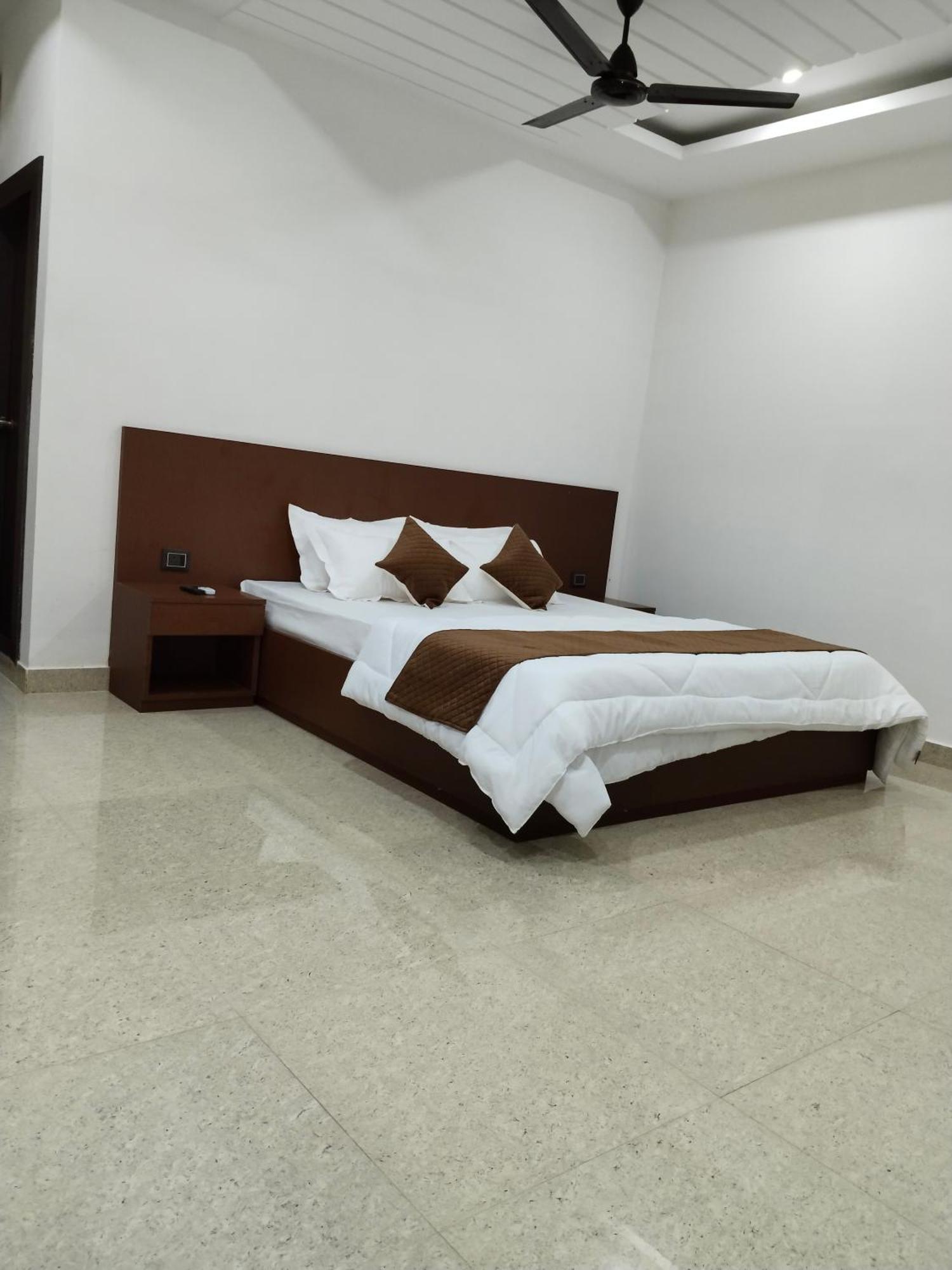 Griha Laxmi Hotel Dibrugarh Luaran gambar